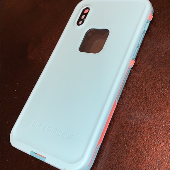 iPhone X lifeproof case - Picture 2 of 2